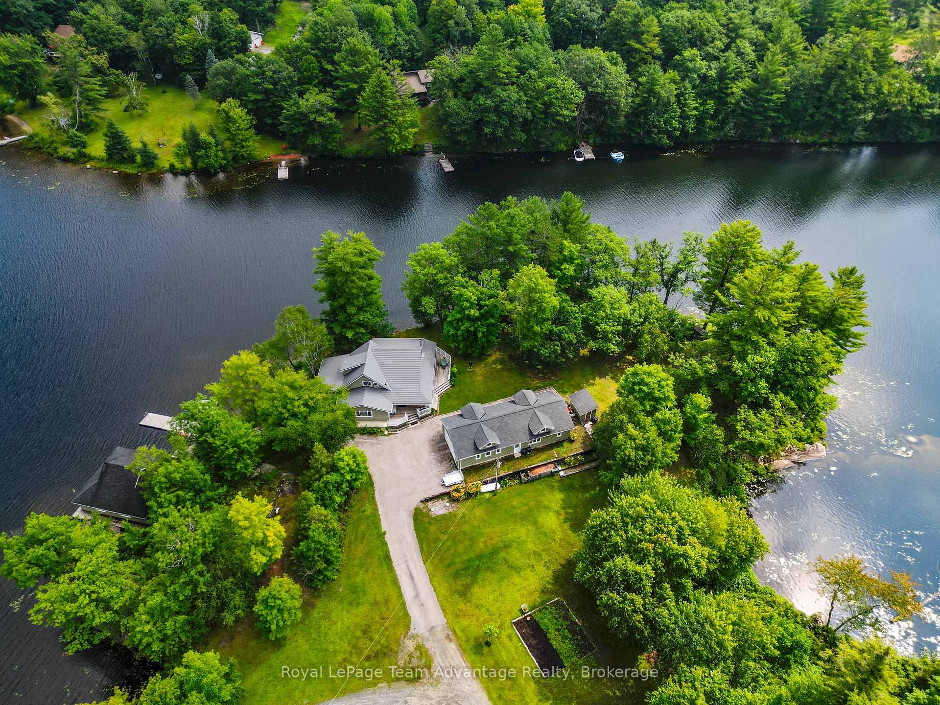 Front of 1078A Lake Joseph Road N