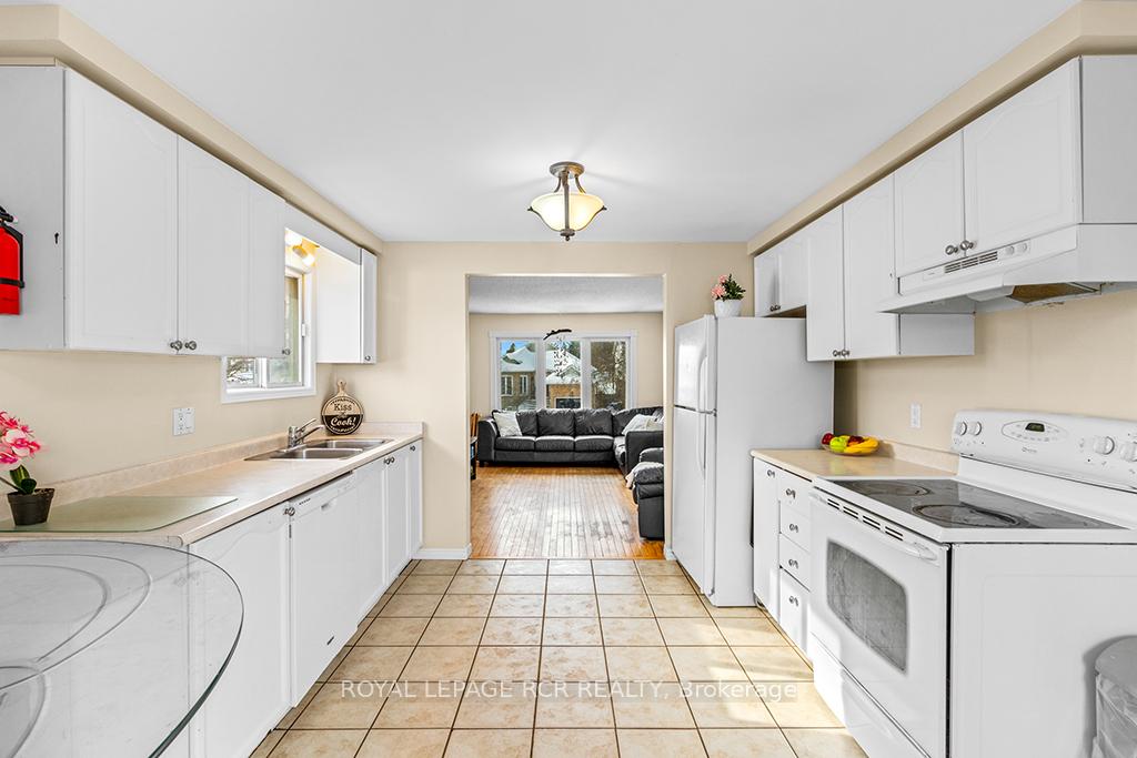 Photo 9 of 531 Park Avenue, Shelburne — HOMEH
