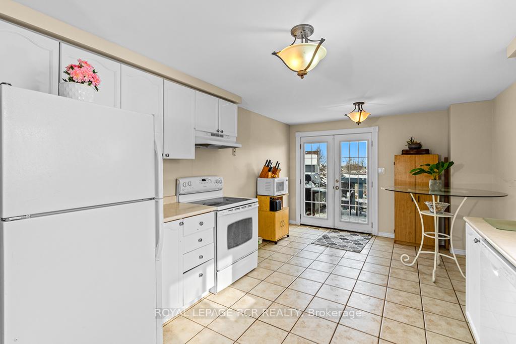 Photo 10 of 531 Park Avenue, Shelburne — HOMEH