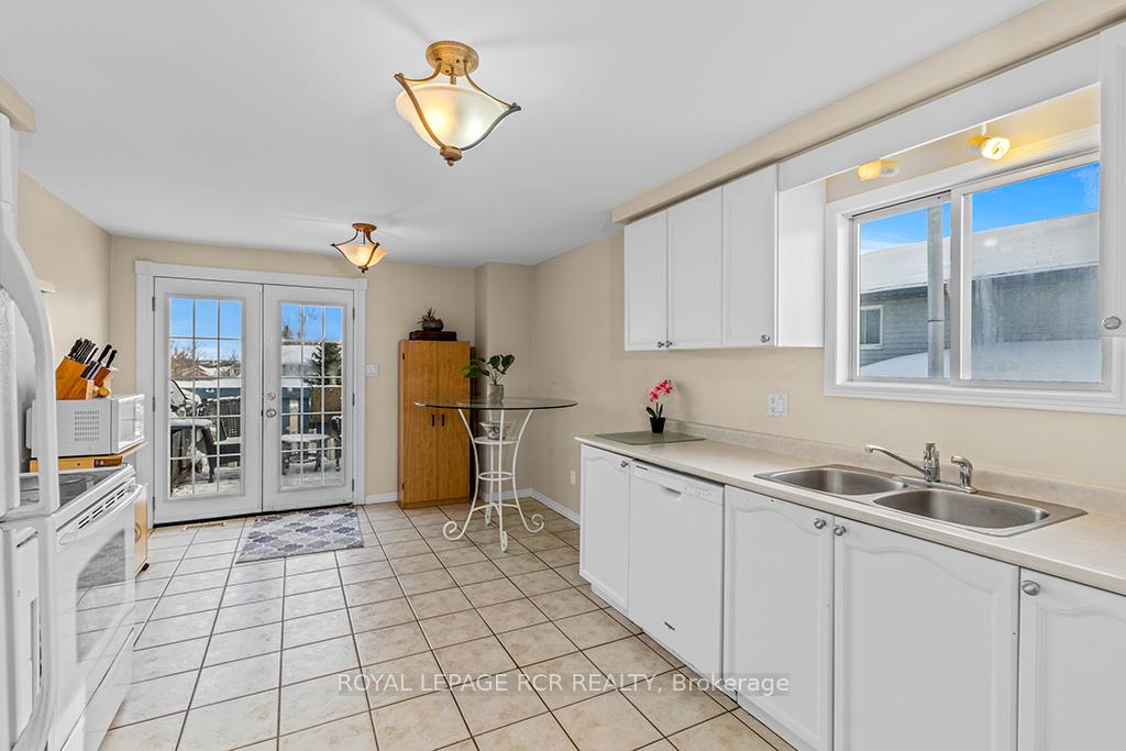 Photo 11 of 531 Park Avenue, Shelburne — HOMEH