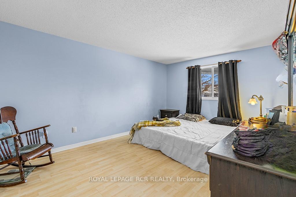 Photo 16 of 531 Park Avenue, Shelburne — HOMEH