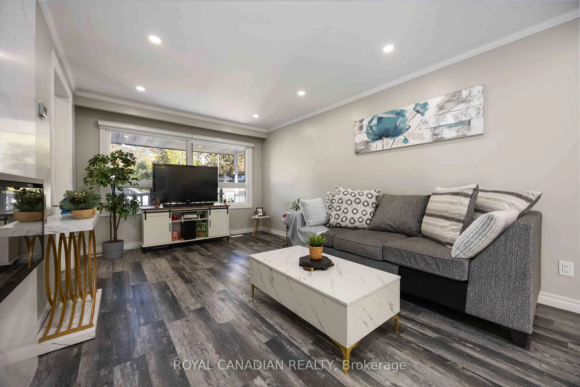 Photo 6 of 1057 King Street E, Oshawa, Donevan — HOMEH