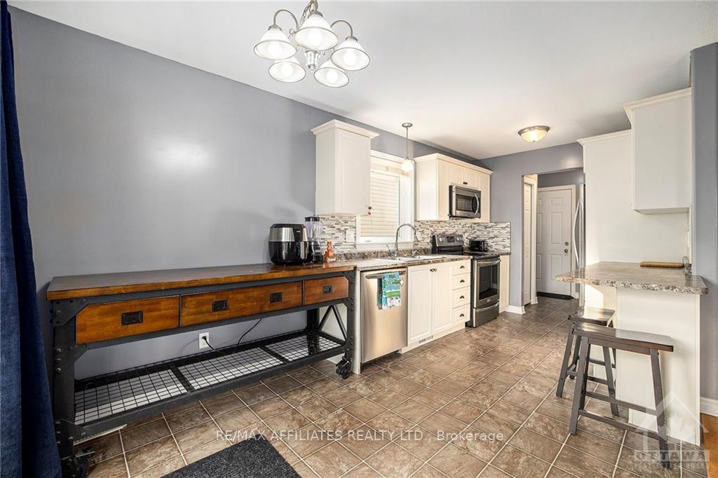 Photo 10 of 195 Harold Street, Smiths Falls — HOMEH