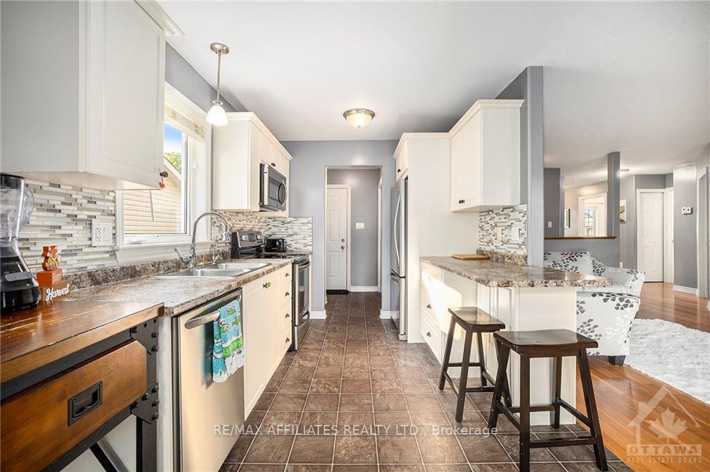 Photo 11 of 195 Harold Street, Smiths Falls — HOMEH