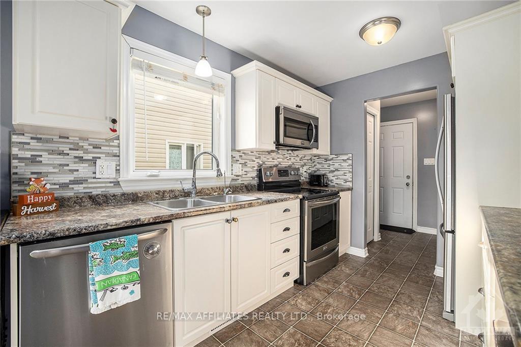 Photo 12 of 195 Harold Street, Smiths Falls — HOMEH