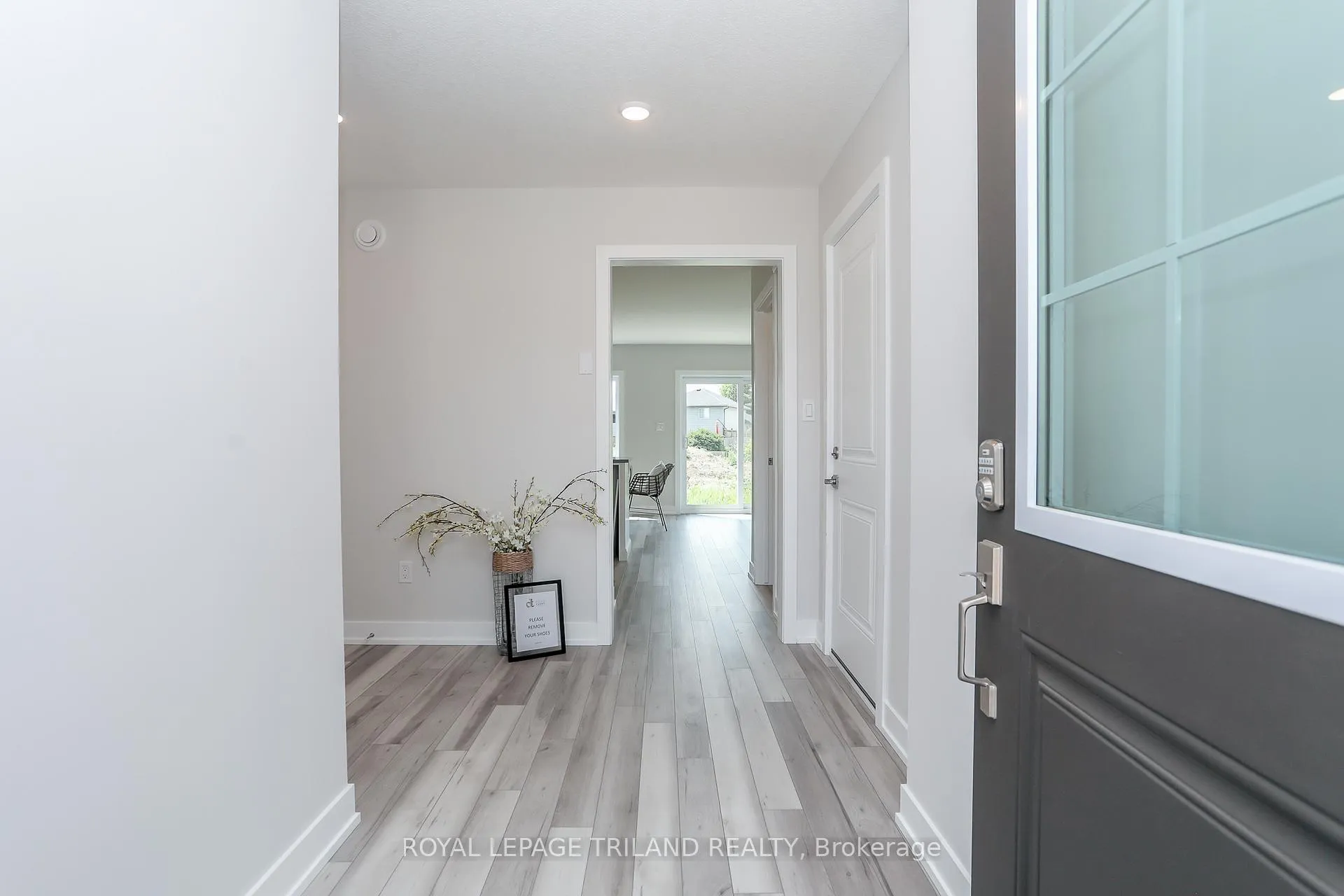 Photo 2 of 24 Harrow Lane, St. Thomas — HOMEH