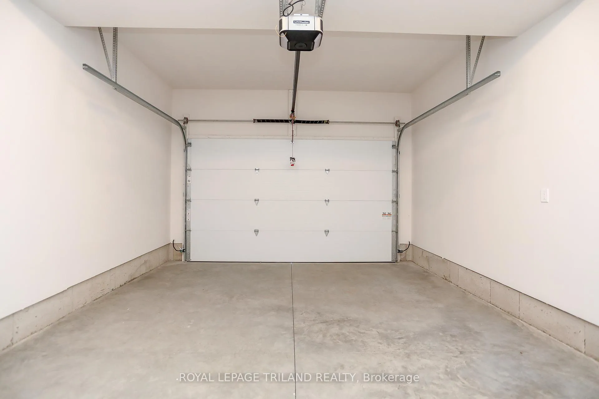 Photo 32 of 24 Harrow Lane, St. Thomas — HOMEH