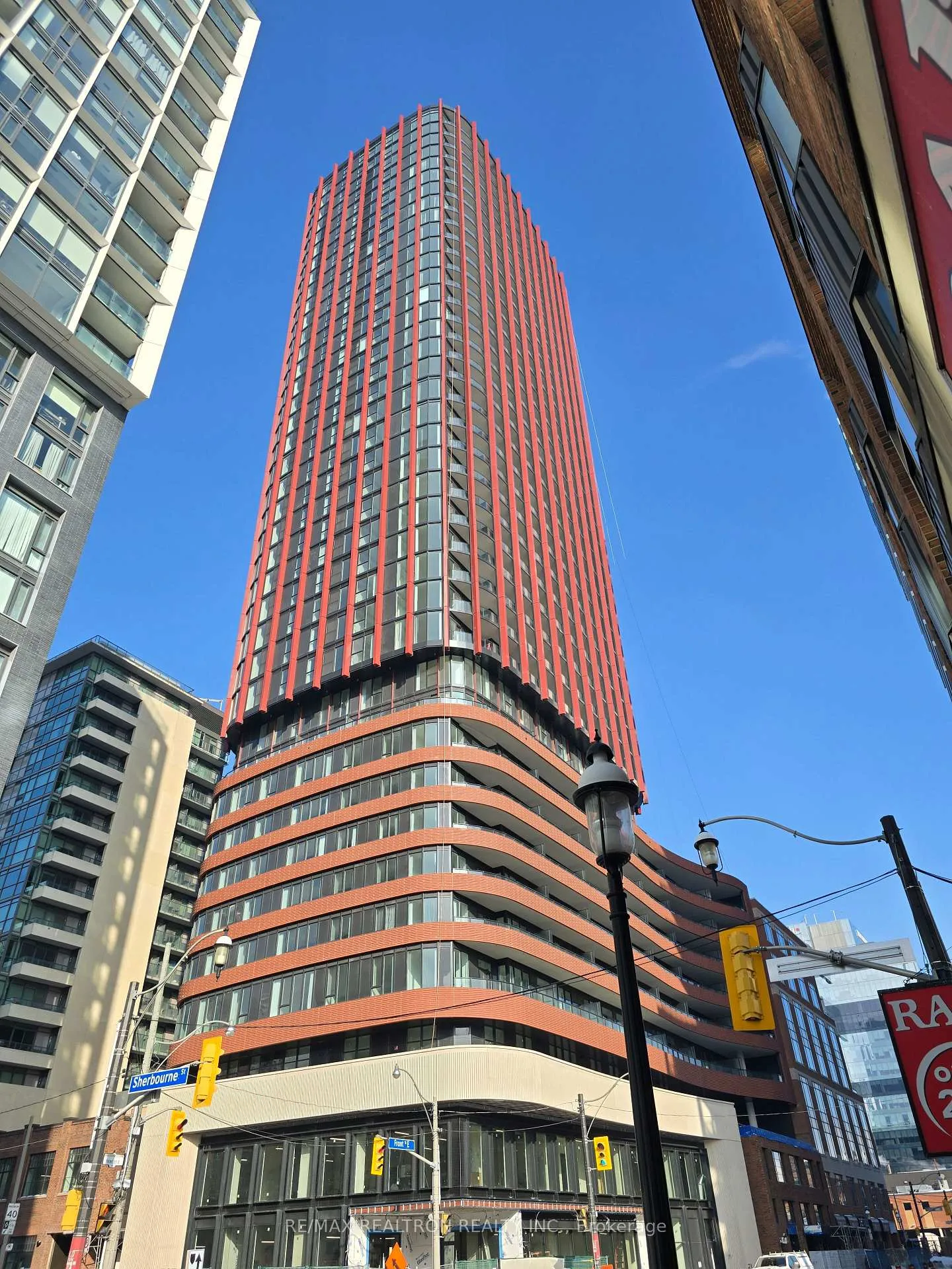 Photo 3 of Unit 3905, 180 Front Street E, Toronto, Moss Park — HOMEH