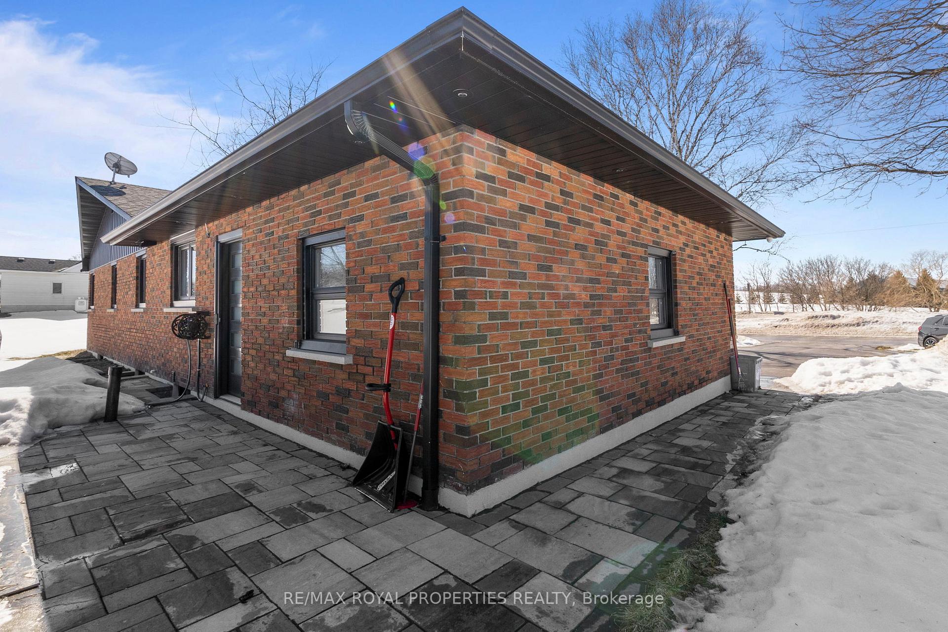 Photo 5 of 11101 Simcoe Street, Scugog, Port Perry — HOMEH