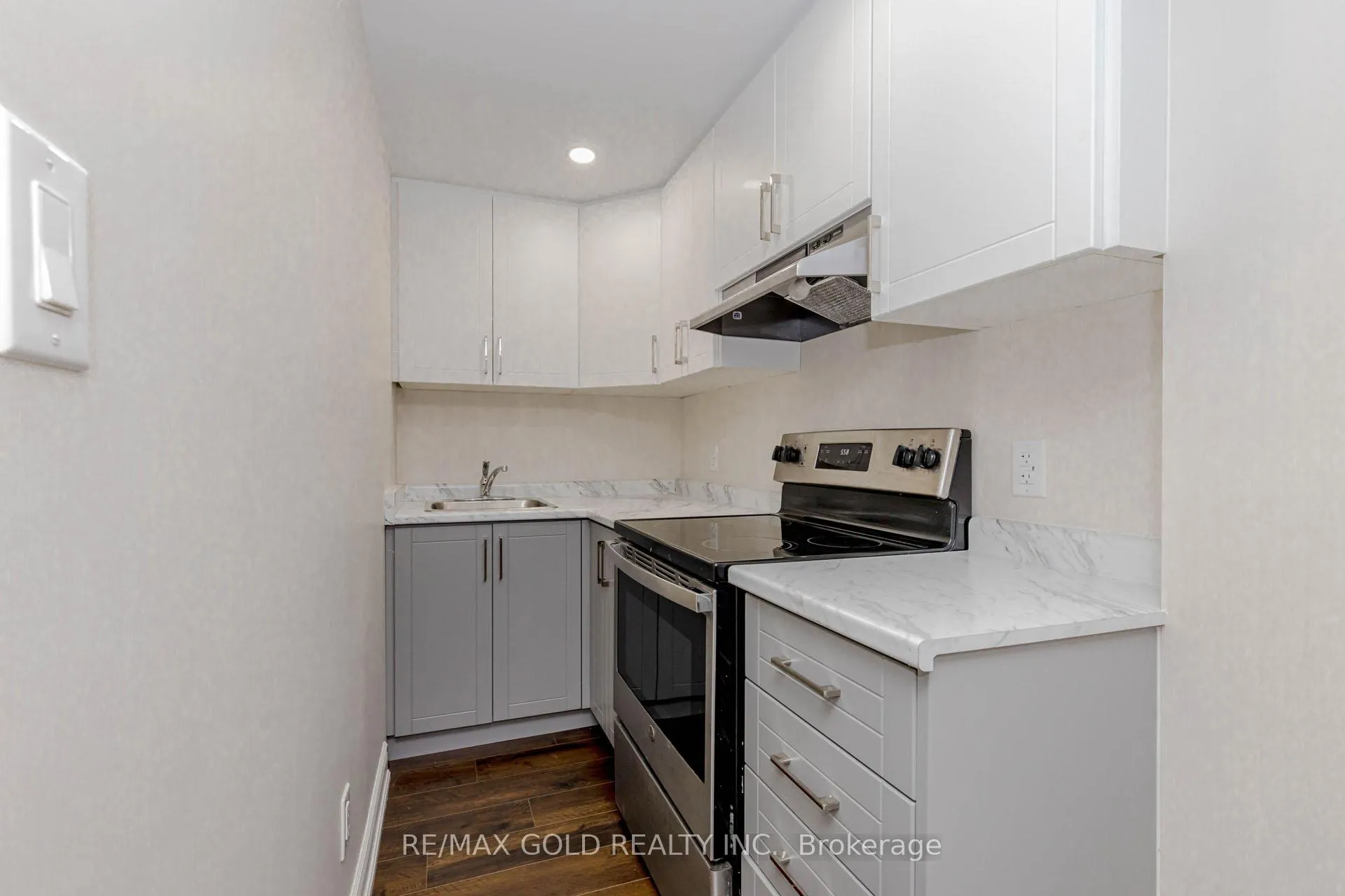 Photo 40 of 154 Brussels Avenue, Brampton, Sandringham-Wellington — HOMEH
