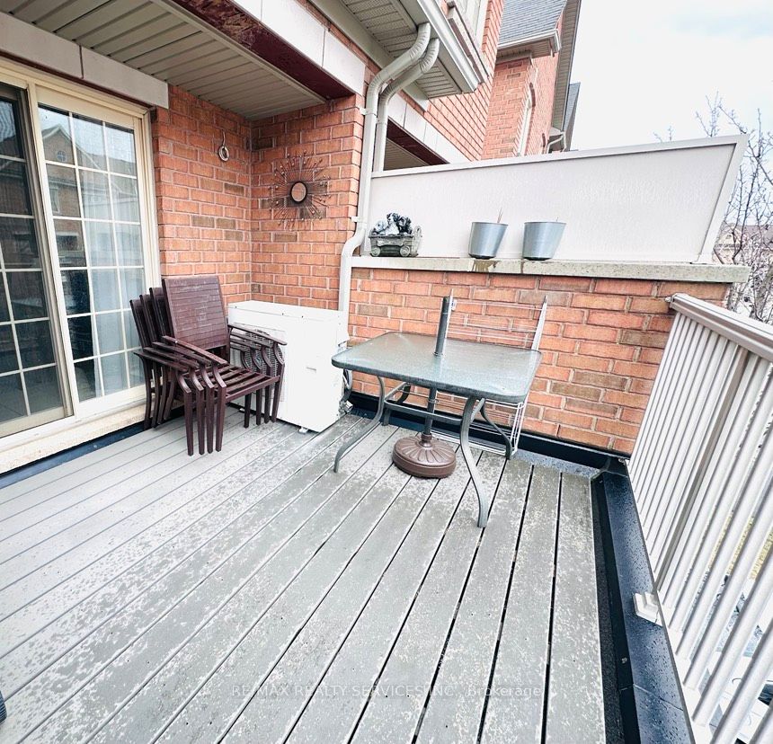 Photo 8 of 29 Peach Drive, Brampton, Sandringham-Wellington — HOMEH