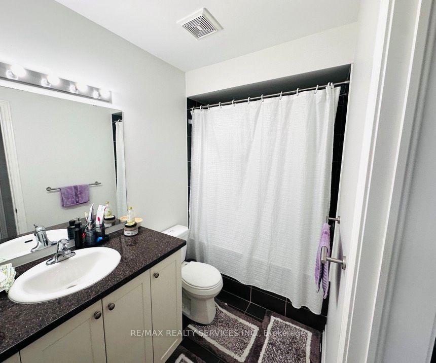 Photo 16 of 29 Peach Drive, Brampton, Sandringham-Wellington — HOMEH