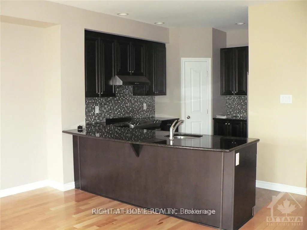 Photo 5 of 476 Foxhall Way, Ottawa, Kanata - Bridlewood — HOMEH