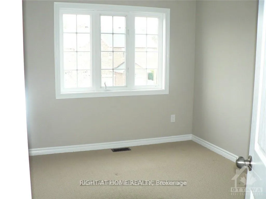Photo 13 of 476 Foxhall Way, Ottawa, Kanata - Bridlewood — HOMEH