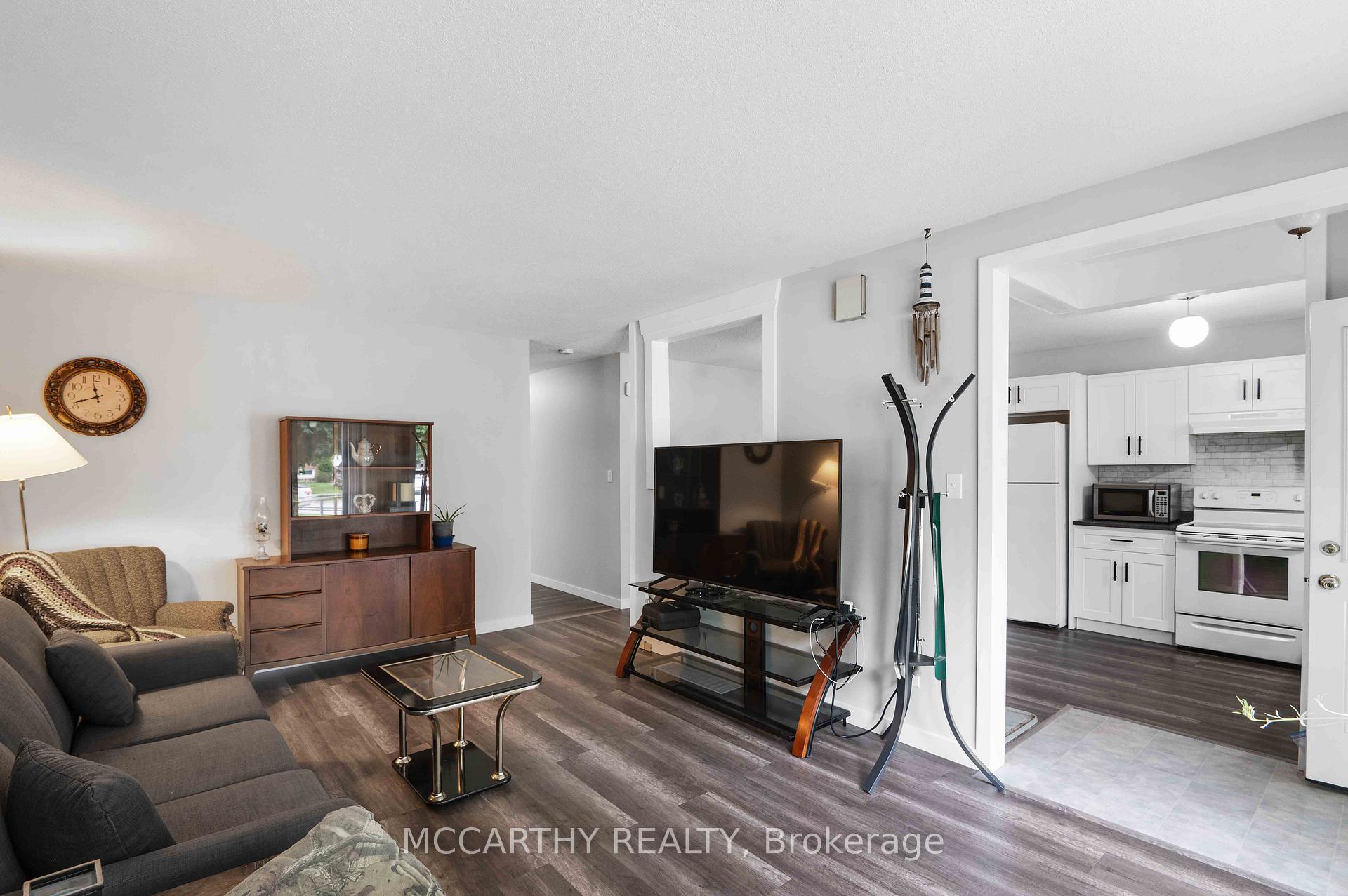Photo 6 of 433 First Avenue E, Shelburne — HOMEH