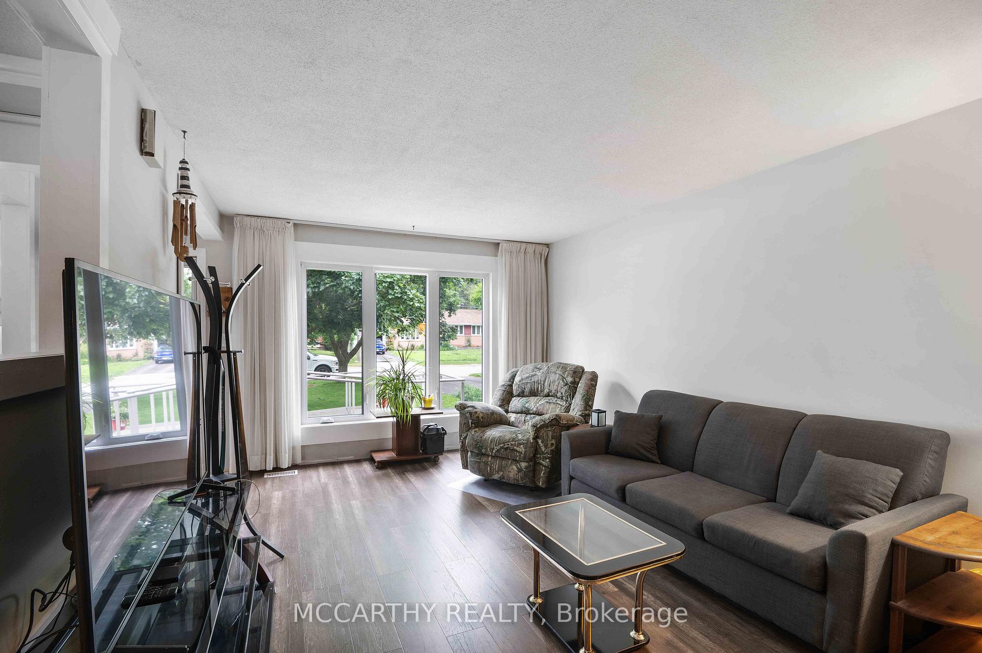 Photo 15 of 433 First Avenue E, Shelburne — HOMEH