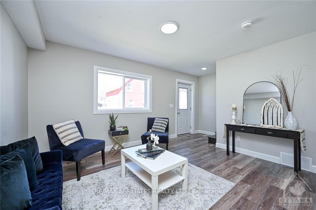 Photo 5 of 27 Anne Street, Smiths Falls — HOMEH