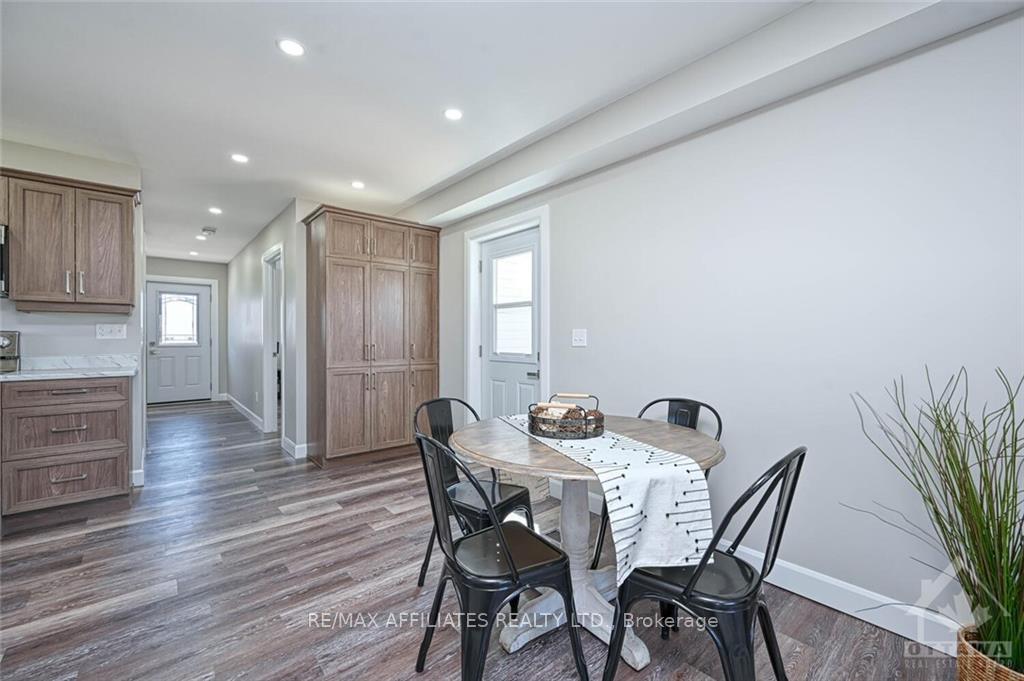 Photo 6 of 27 Anne Street, Smiths Falls — HOMEH