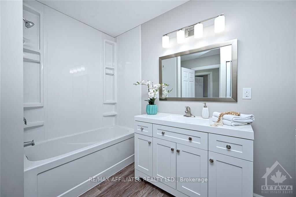 Photo 9 of 27 Anne Street, Smiths Falls — HOMEH