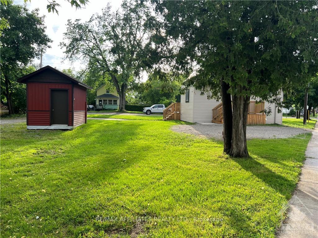Photo 12 of 27 Anne Street, Smiths Falls — HOMEH