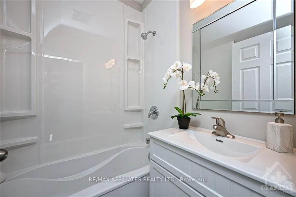 Photo 19 of 27 Anne Street, Smiths Falls — HOMEH