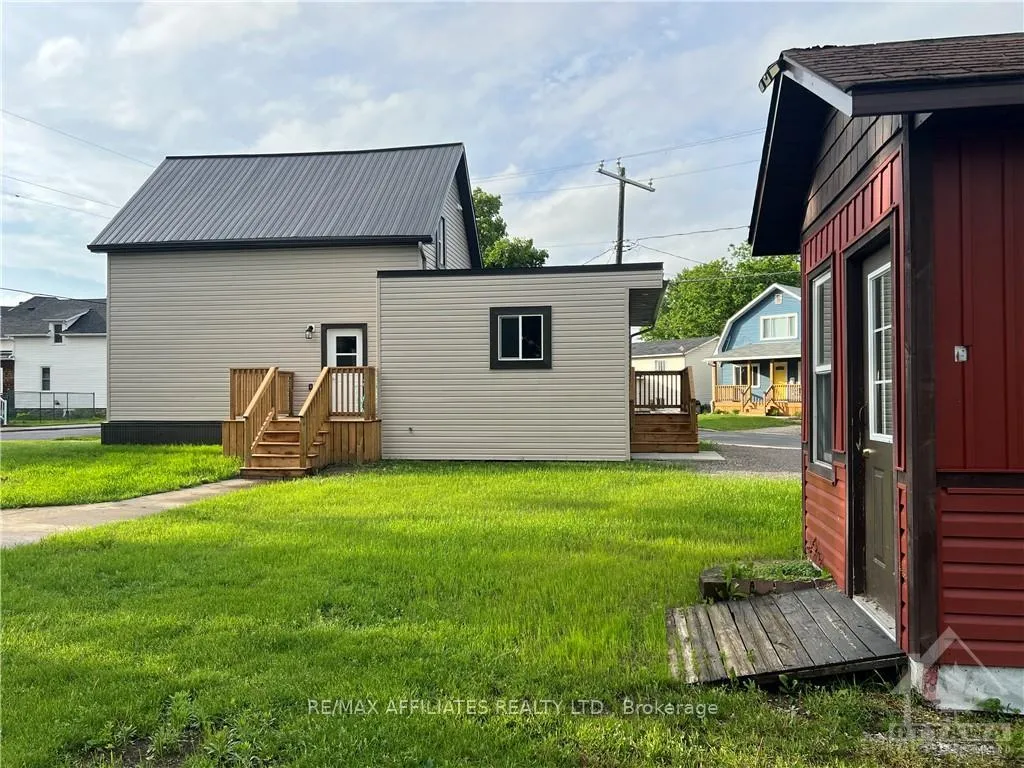 Photo 22 of 27 Anne Street, Smiths Falls — HOMEH
