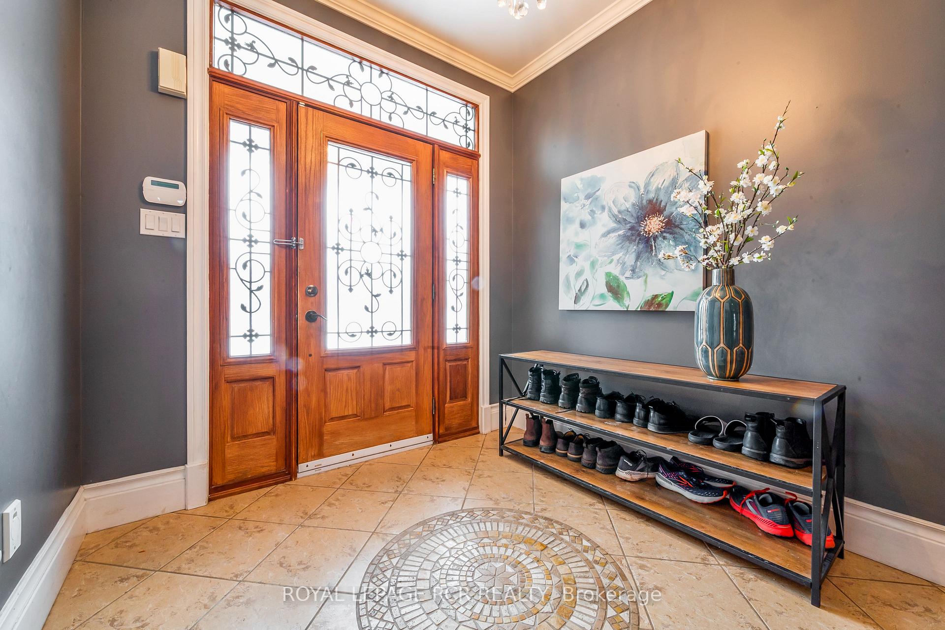 Photo 2 of 404 Rintoul Crescent, Shelburne — HOMEH