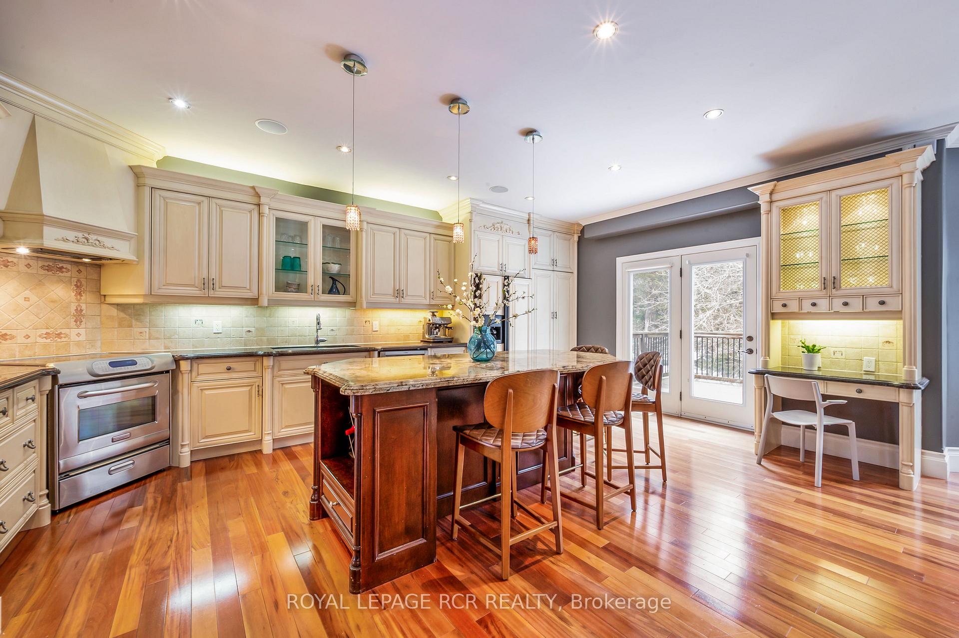 Photo 4 of 404 Rintoul Crescent, Shelburne — HOMEH