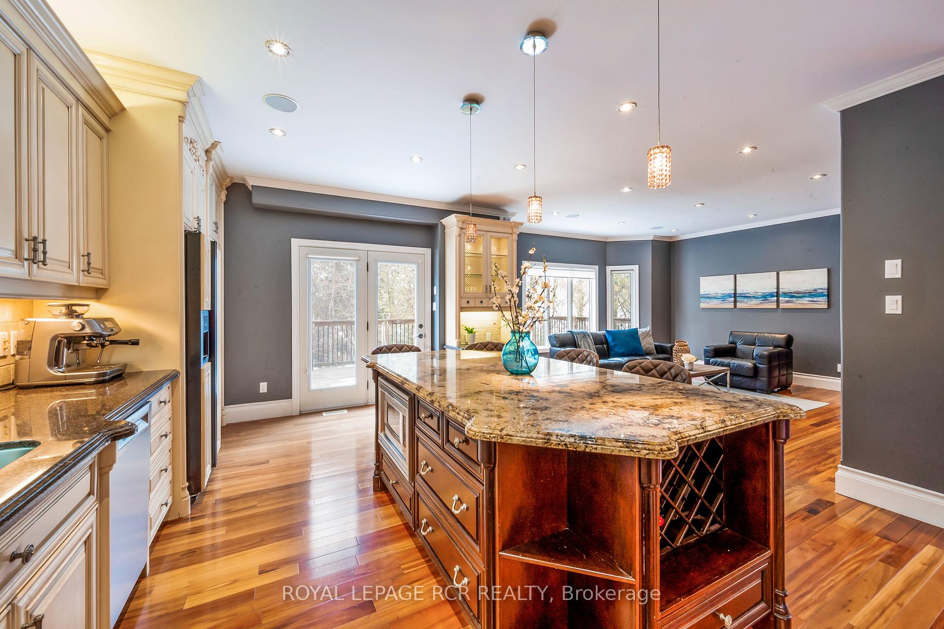 Photo 5 of 404 Rintoul Crescent, Shelburne — HOMEH