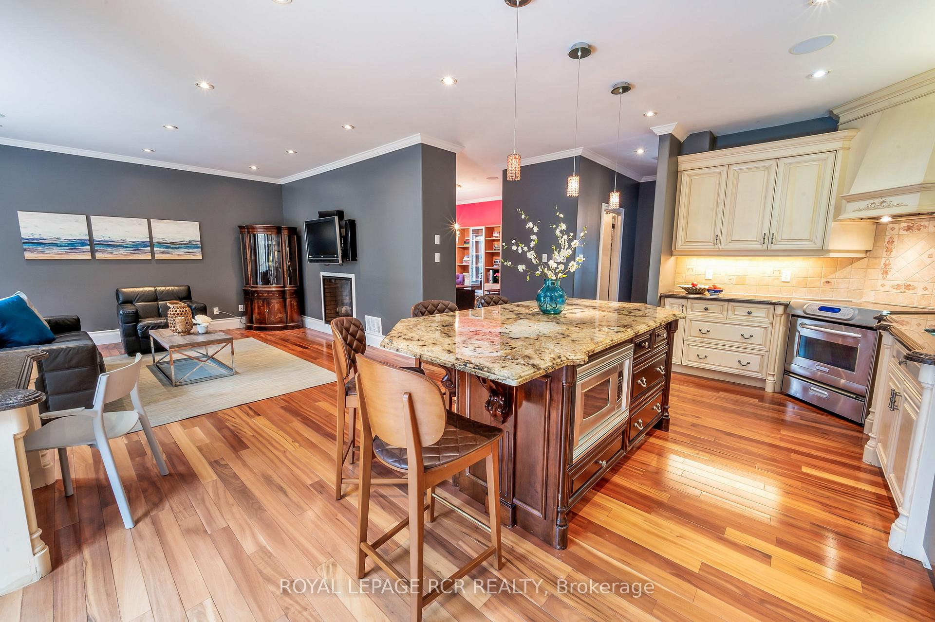Photo 8 of 404 Rintoul Crescent, Shelburne — HOMEH