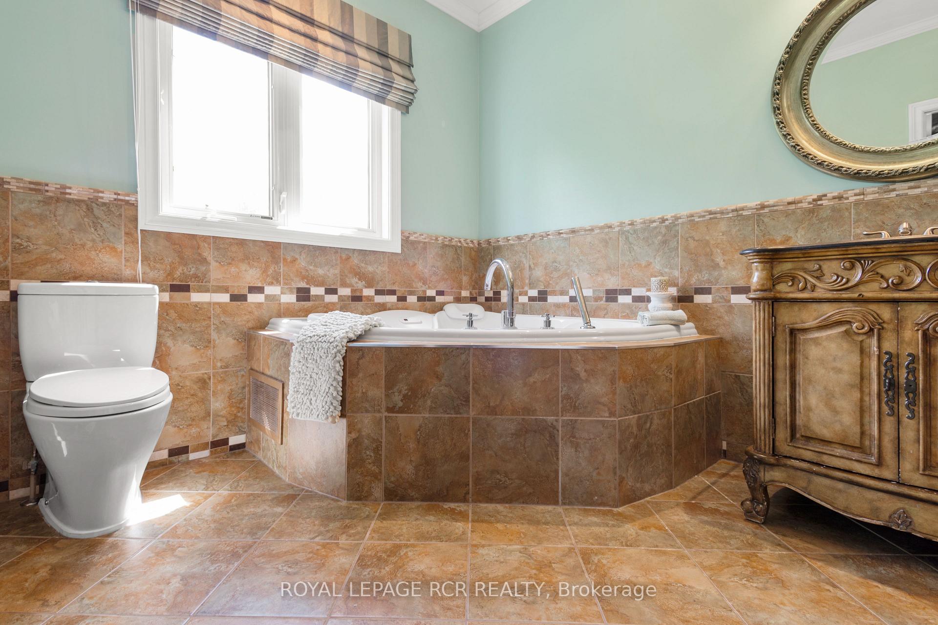 Photo 16 of 404 Rintoul Crescent, Shelburne — HOMEH