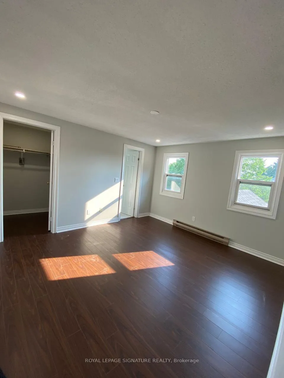Photo 5 of 48 Homefield Square, Clarington, Courtice — HOMEH