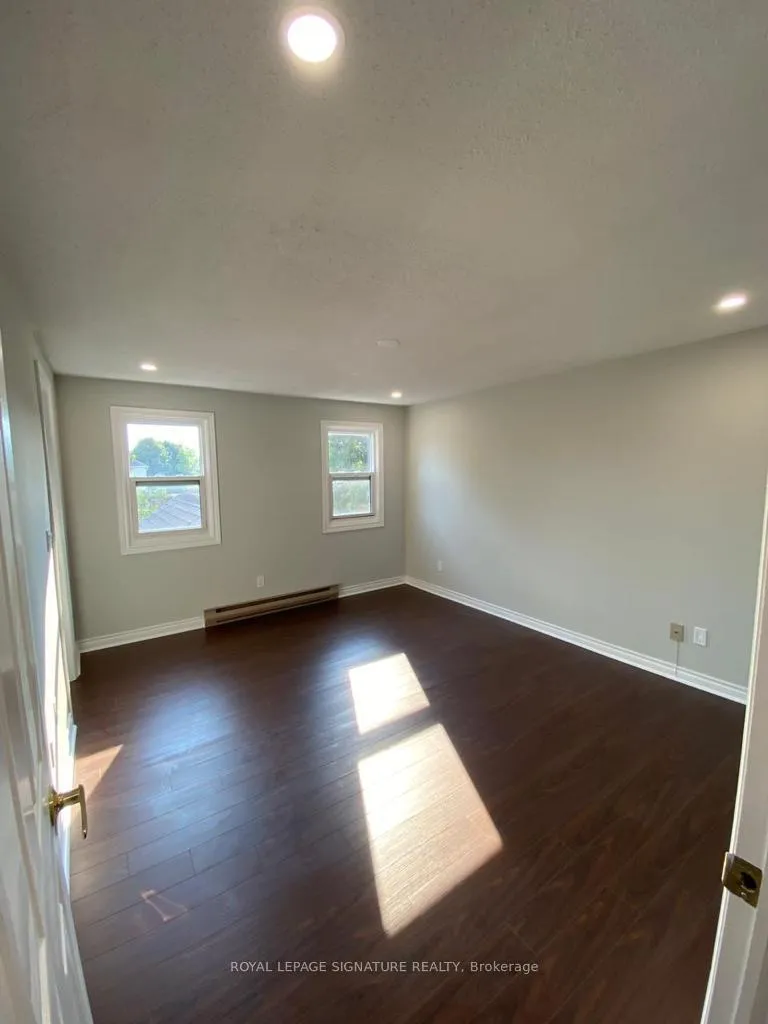 Photo 21 of 48 Homefield Square, Clarington, Courtice — HOMEH