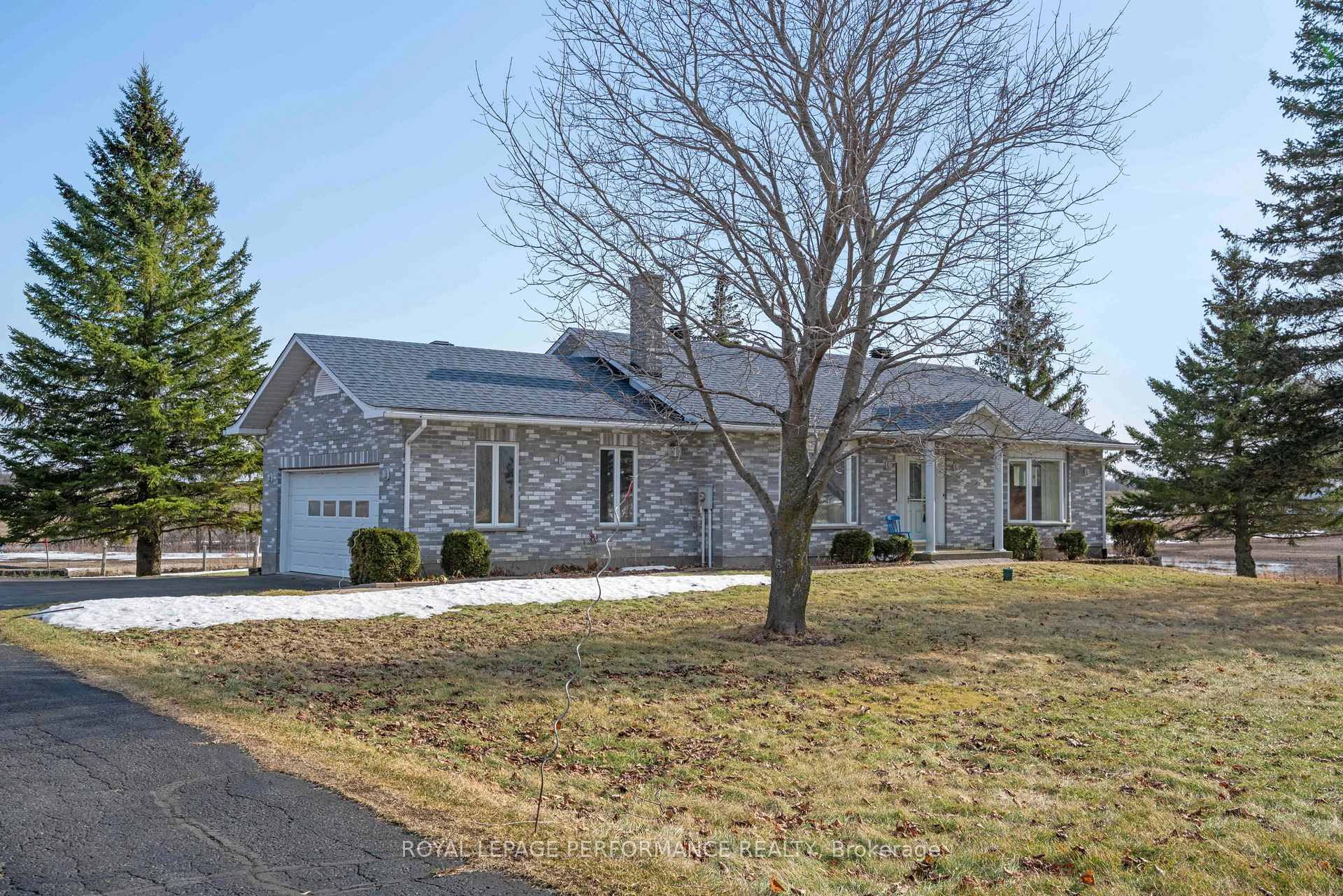 Photo 1 of 18756 County Road 25, South Glengarry, South Glengarry (Charlottenburgh) Twp — HOMEH