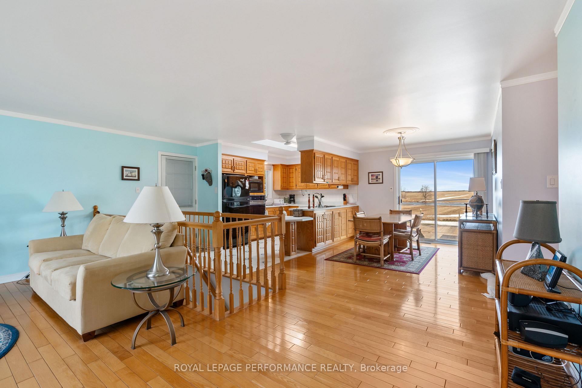 Photo 5 of 18756 County Road 25, South Glengarry, South Glengarry (Charlottenburgh) Twp — HOMEH