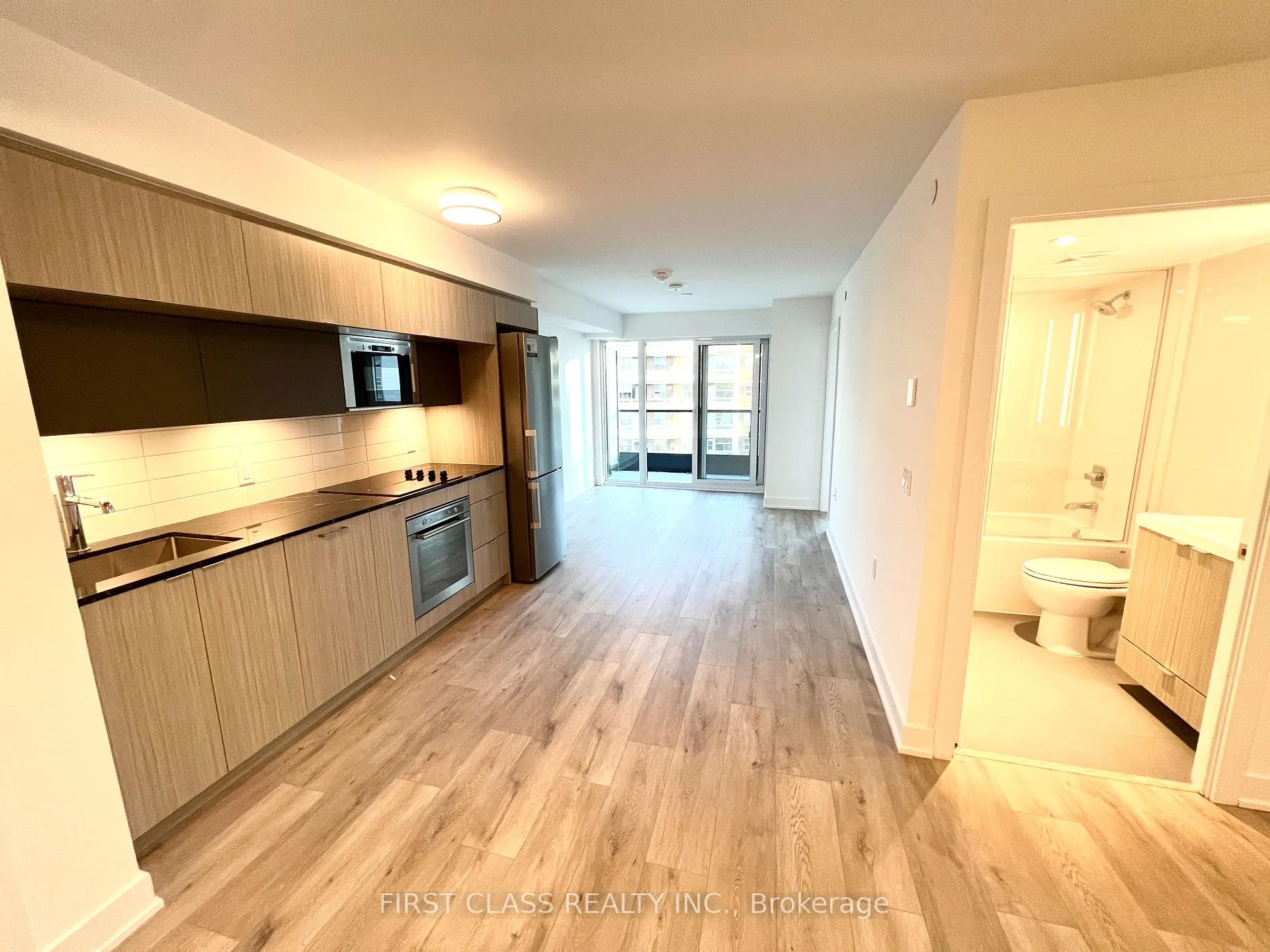 Photo 4 of Unit 1021, 585 Bloor E. Street E, Toronto, North St. James Town — HOMEH