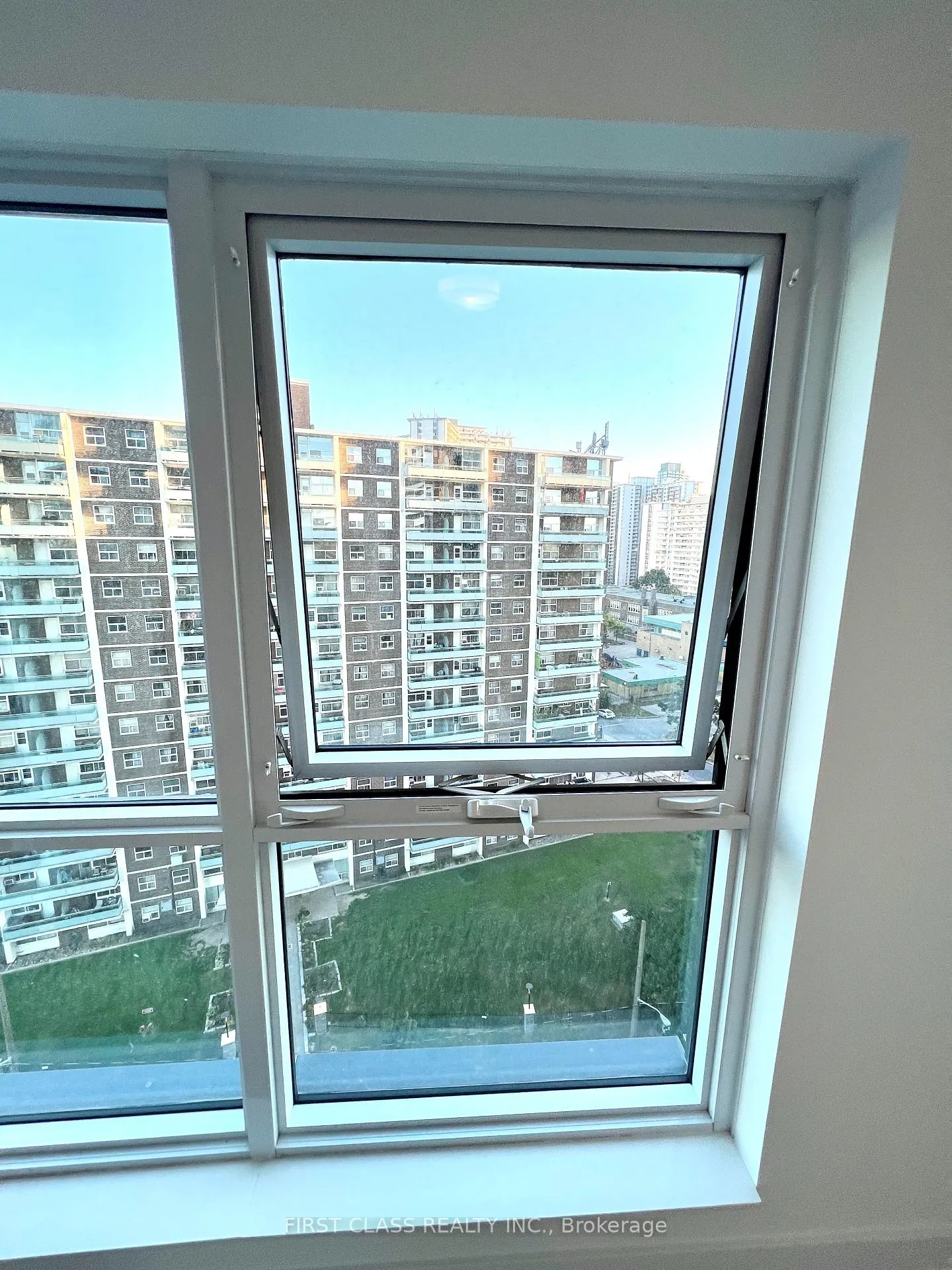 Photo 7 of Unit 1021, 585 Bloor E. Street E, Toronto, North St. James Town — HOMEH