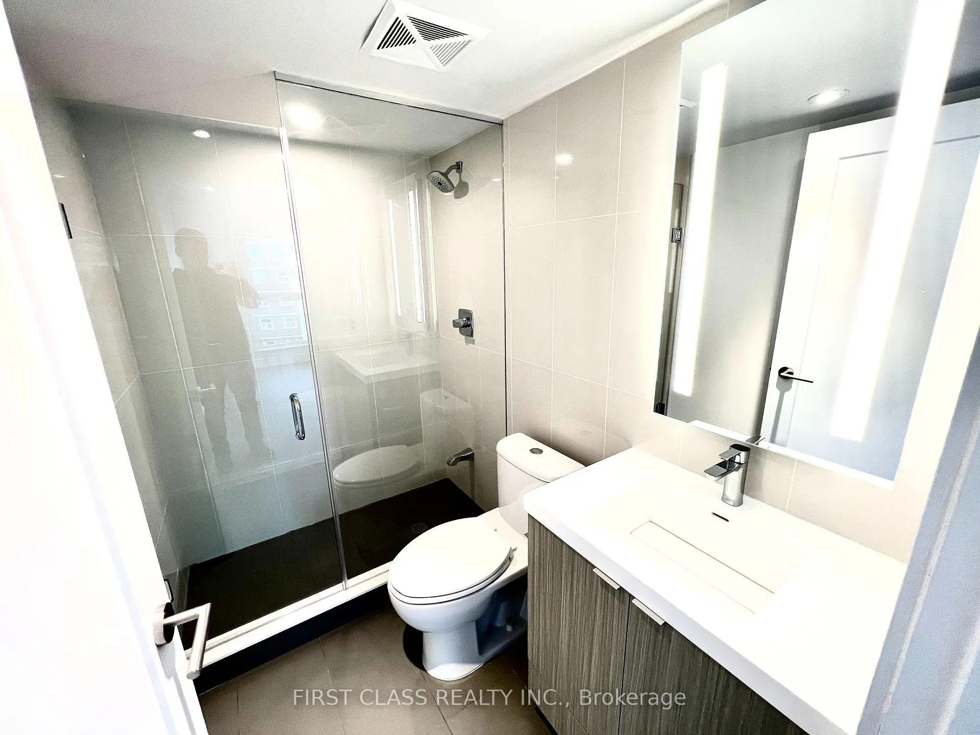 Photo 8 of Unit 1021, 585 Bloor E. Street E, Toronto, North St. James Town — HOMEH
