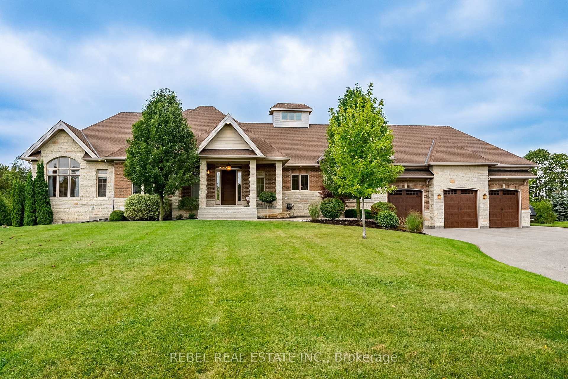 Photo 1 of 27 Clyde Court, Scugog, Port Perry — HOMEH
