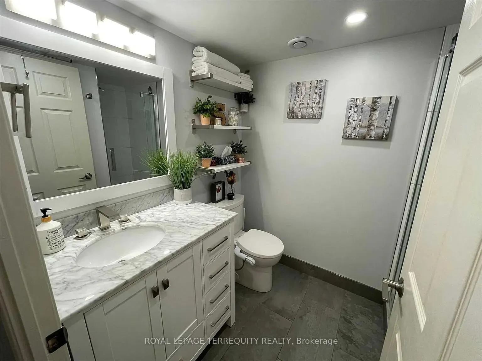 Photo 5 of Unit 314, 109 Front Street E, Toronto, Moss Park — HOMEH