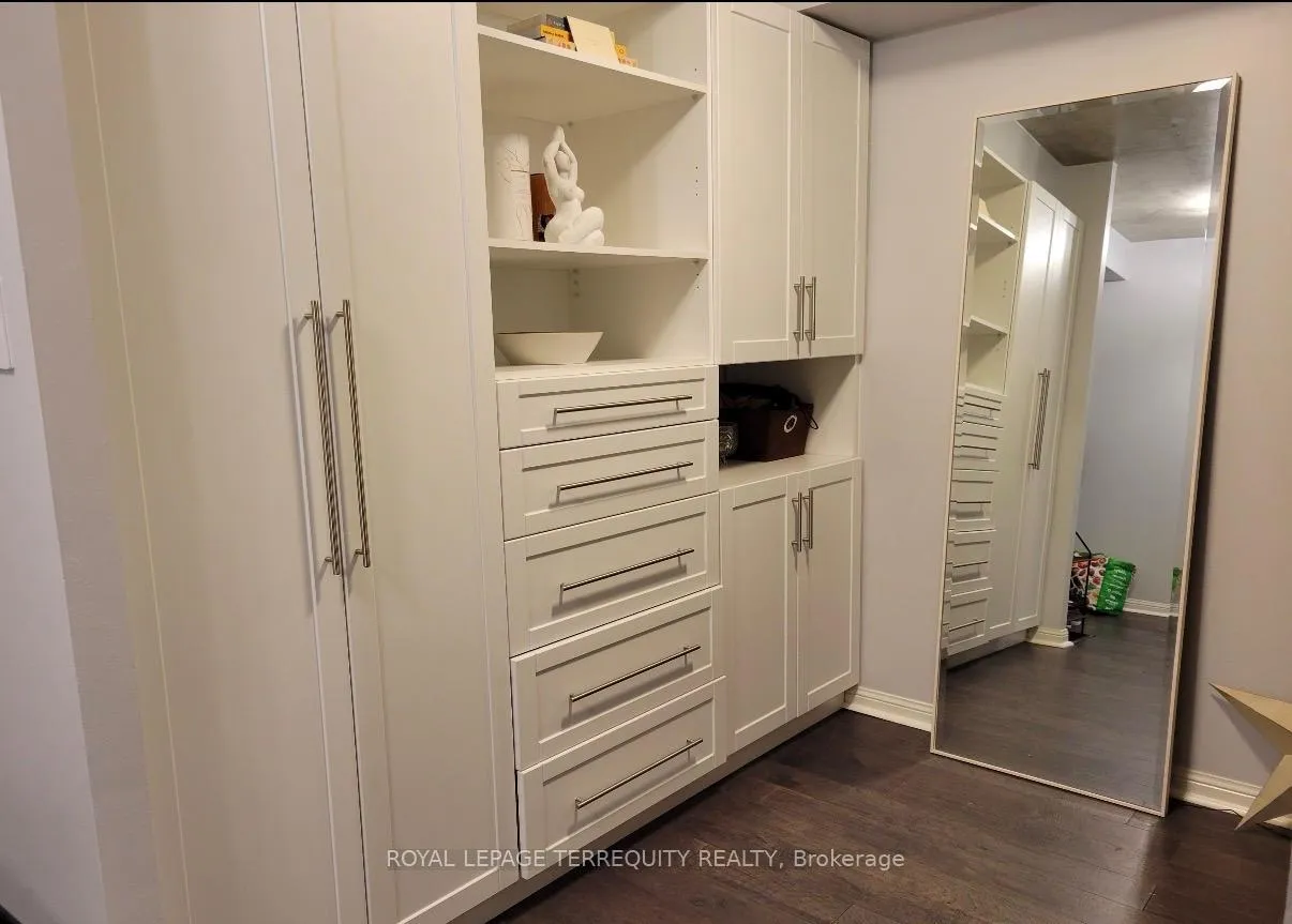 Photo 6 of Unit 314, 109 Front Street E, Toronto, Moss Park — HOMEH