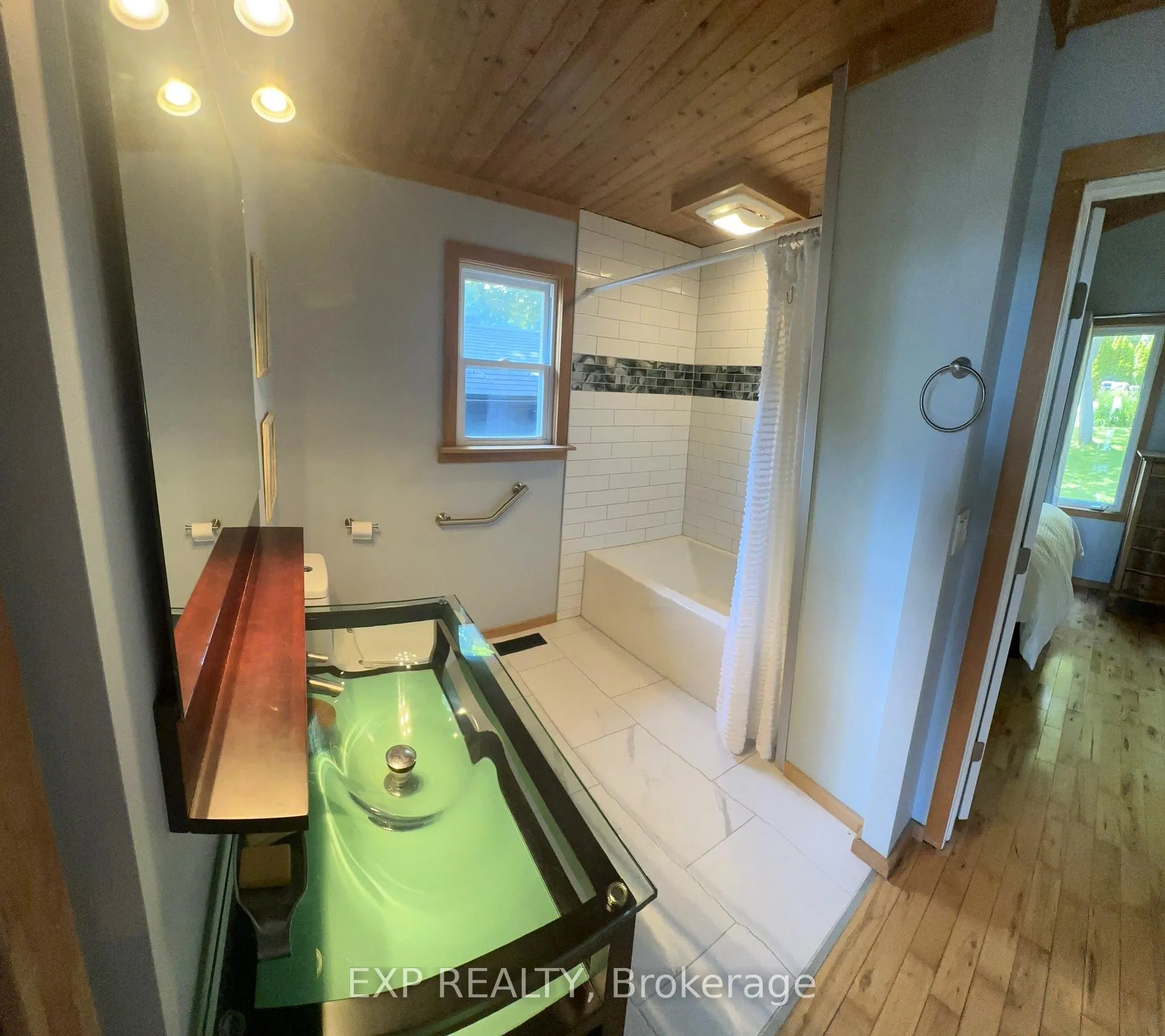 Photo 5 of 2295 Lakeshore Road E, Oro-Medonte, Rural Oro-Medonte — HOMEH