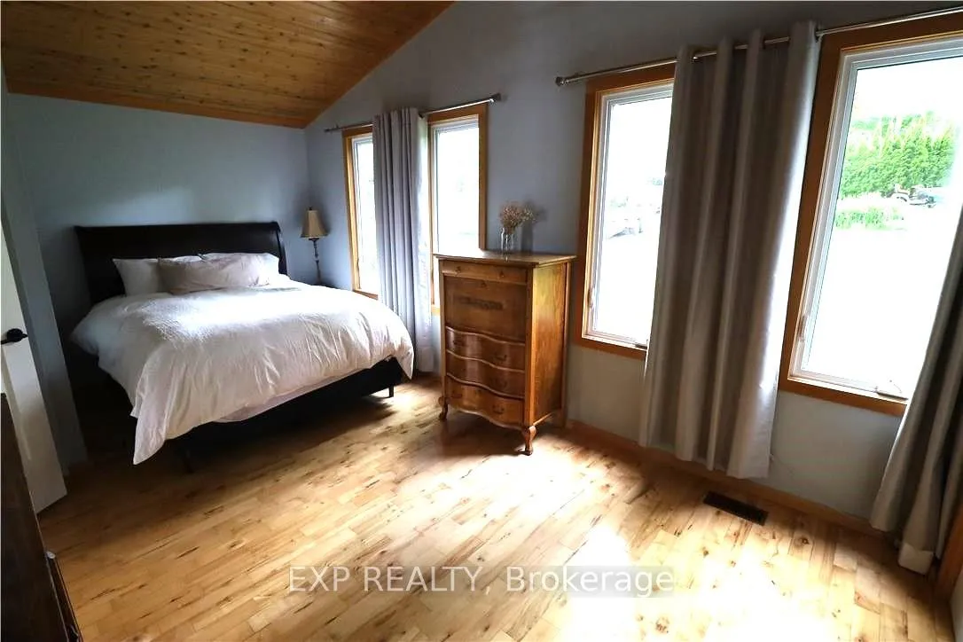 Photo 9 of 2295 Lakeshore Road E, Oro-Medonte, Rural Oro-Medonte — HOMEH