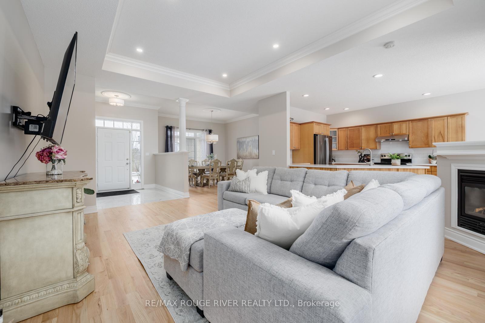 Photo 8 of 11 Mikelen Drive, Scugog, Port Perry — HOMEH