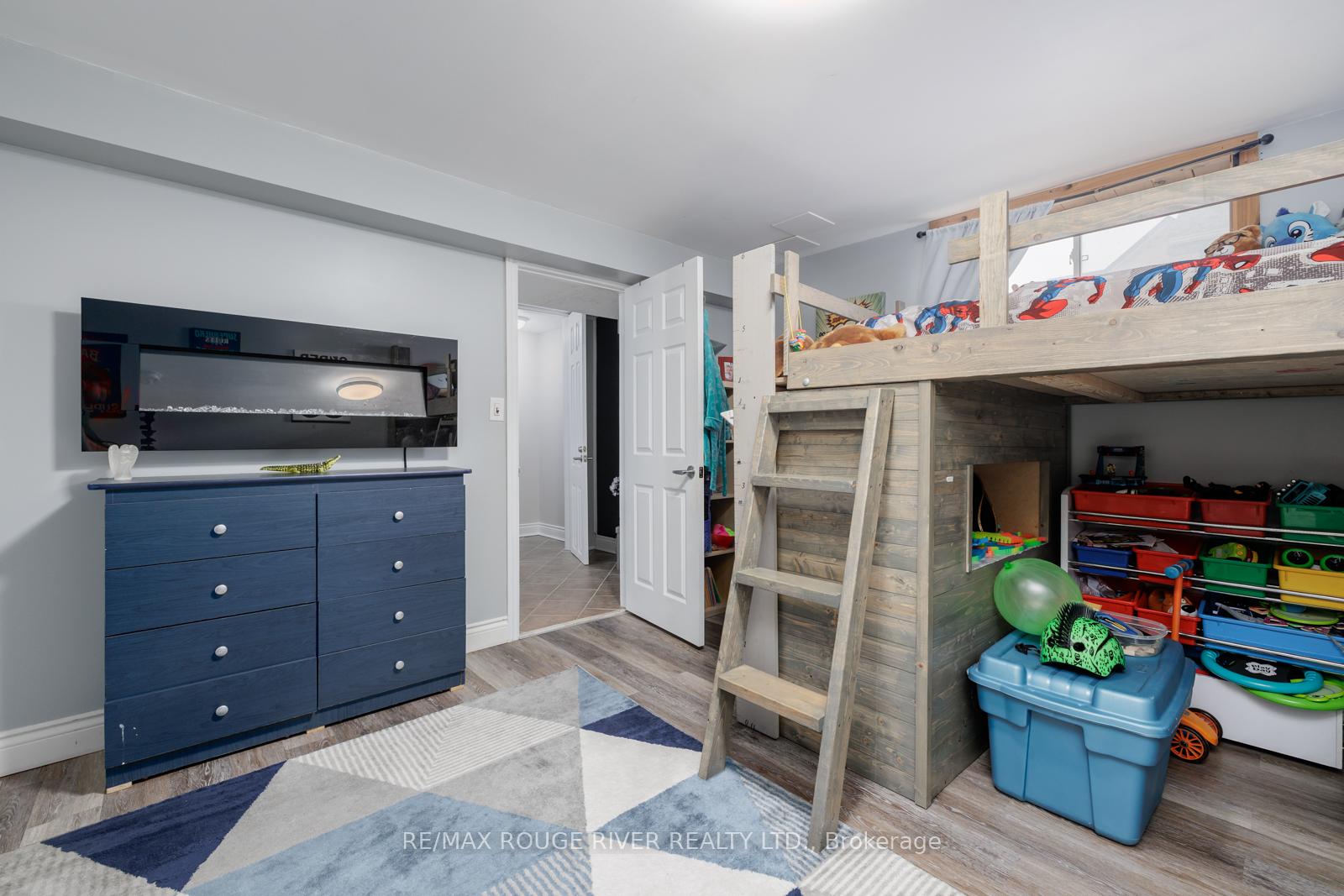 Photo 32 of 11 Mikelen Drive, Scugog, Port Perry — HOMEH