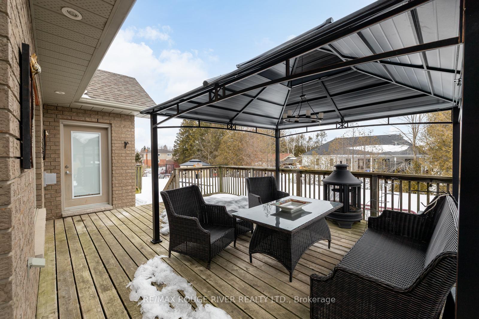 Photo 47 of 11 Mikelen Drive, Scugog, Port Perry — HOMEH