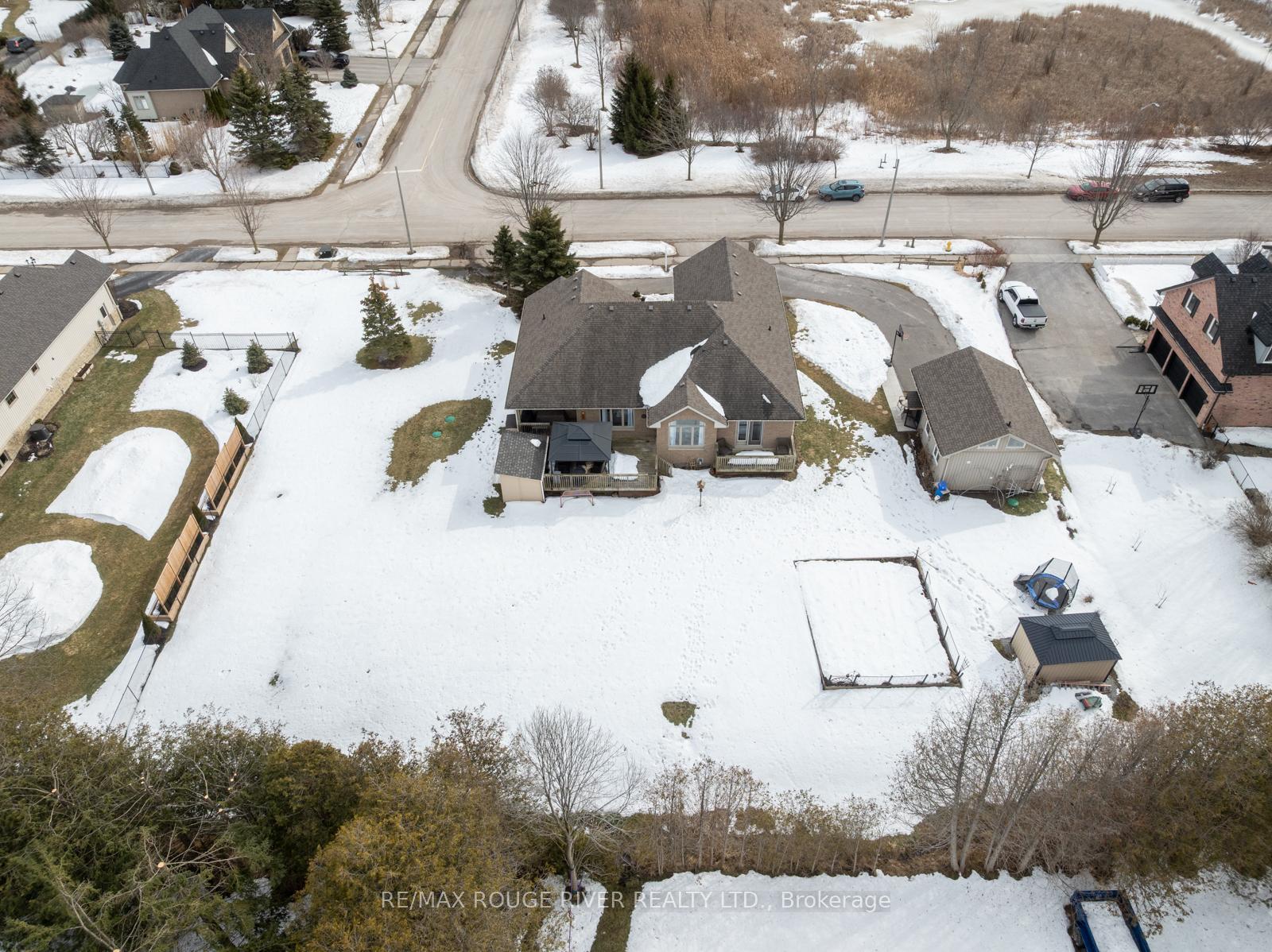 Photo 49 of 11 Mikelen Drive, Scugog, Port Perry — HOMEH