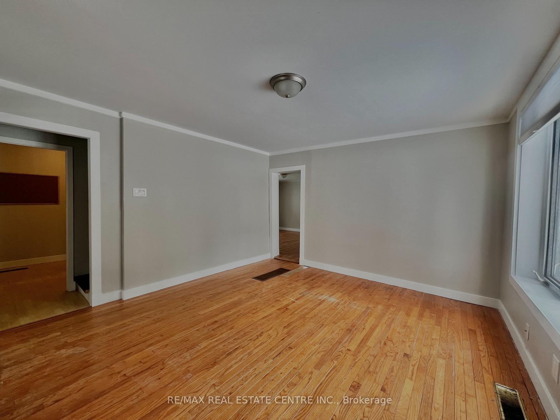 Photo 6 of 310 Andrew Street, Shelburne — HOMEH