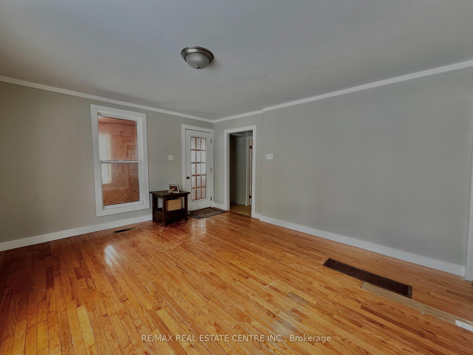 Photo 7 of 310 Andrew Street, Shelburne — HOMEH