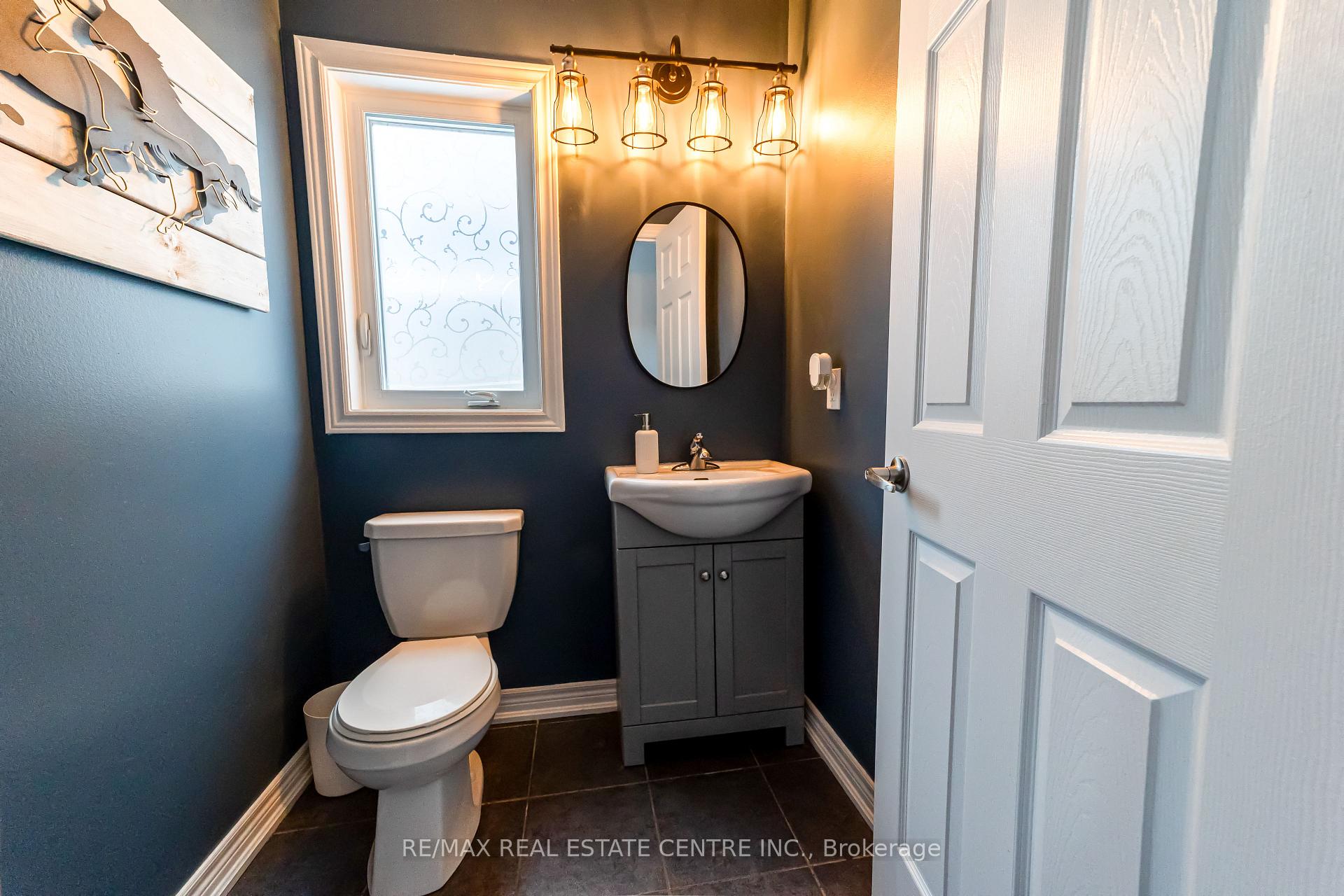Photo 3 of 821 Cook Crescent, Shelburne — HOMEH